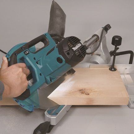 MAKITA LS1110F pokosová píla 1450W, rez 305mm/91mm, kotúč 260*30mm, LED svetlo