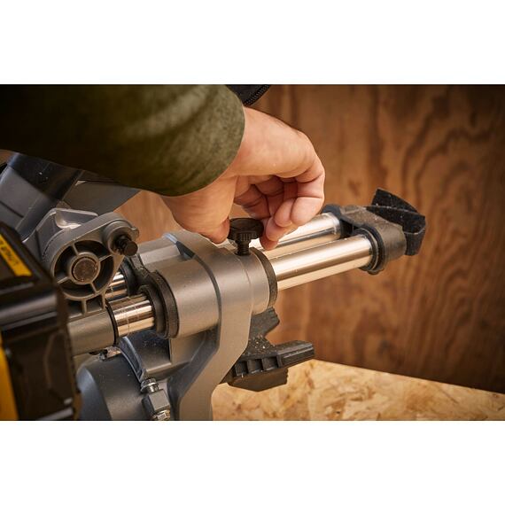 STANLEY SFMCS701M1 aku pokosová pila s pojezdem V20/4Ah FATMAX, 203mm