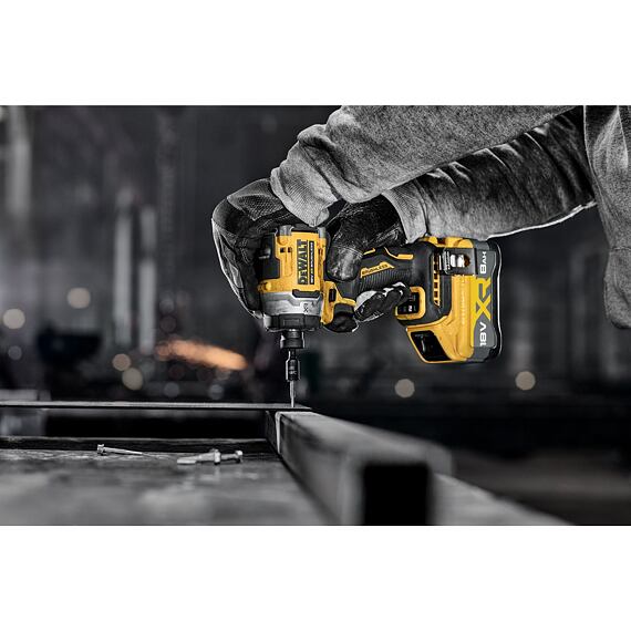 DeWalt DCF860NT aku rázový uťahovák 18V, 1/4", 282Nm bez batérie, kufrík
