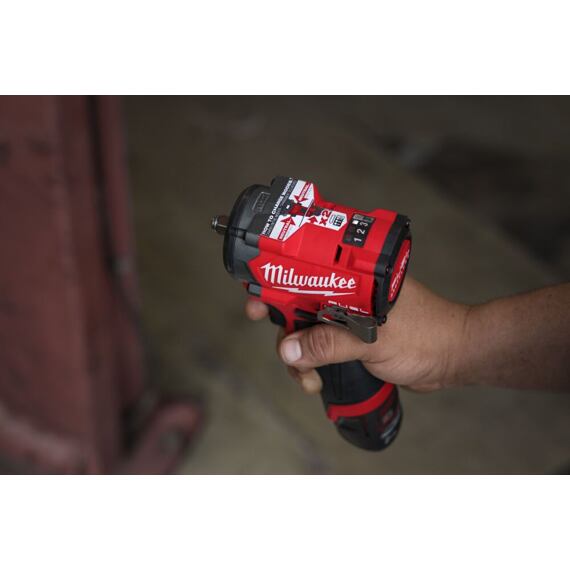 MILWAUKEE M12 FCIWF12G3-502X aku rázový utahovák 12V/2*M12HB5, pojistný kroužek