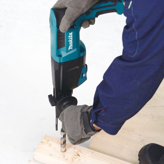 MAKITA HR2670FT kombinované kladivo SDS+, 800W, 2,7J, výměnné sklíčidlo