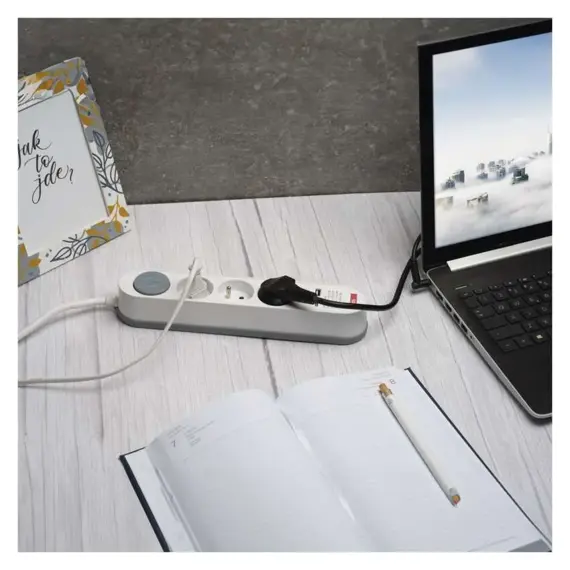 EMOS prodlužovací kabel 2m, 3 zásuvky s vypínačem, bílo-šedý, 1*USB-A, 1*USB-C, 1,5 mm2, P1312FC
