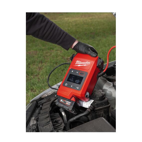 MILWAUKEE M18 JS2000-0 aku startovací zdroj 18V, až 2000A špičkový proud, bez baterie
