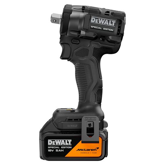 DeWalt DCF92MP2T aku rázový utahovák 18V/2*5Ah, 1/2", 610Nm, edice McLaren F1