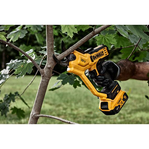 DeWalt DCMPP568N aku nožnice na konáre 18V, bez batérie