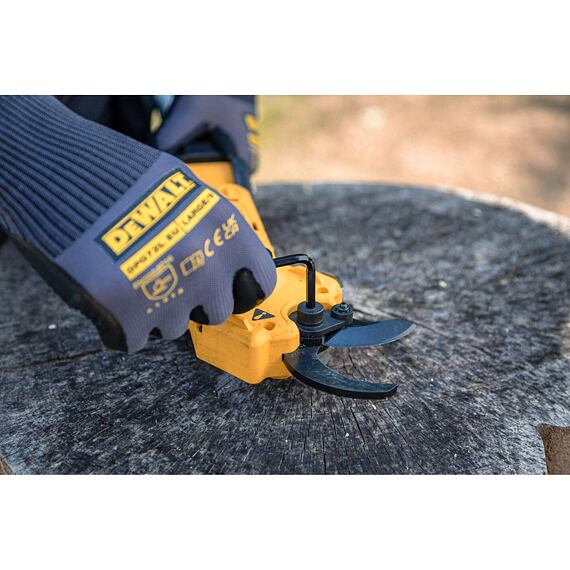DeWALT DCMPP569N aku zahradní nůžky na tyči 18V XR, délka tyče až 3m, střih 38mm, bez baterie