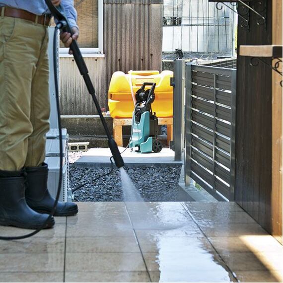 MAKITA HW1300 vysokotlaká myčka 1800W, 130bar, 360l/hod., nasávání z nádoby, hadice 10m