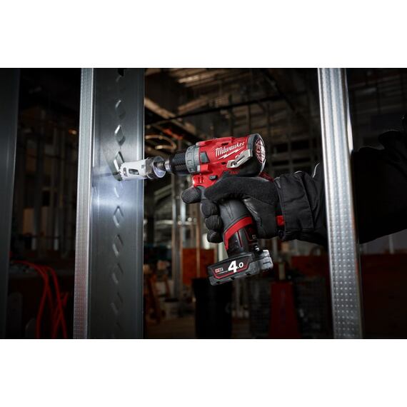 MILWAUKEE M12 FPD-402X aku příklepová vrtačka 12V/2*4Ah, 44Nm, 0-450/1700 ot./min