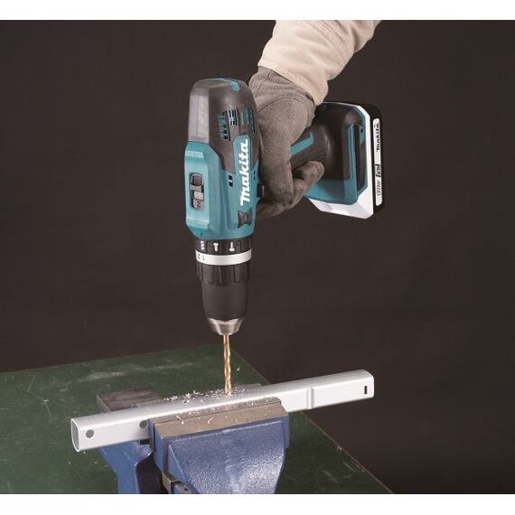 MAKITA DF488DWE aku vŕtací skrutkovač 18V/2*1,5Ah typ G, 42Nm, 0-400/1400 ot./min.