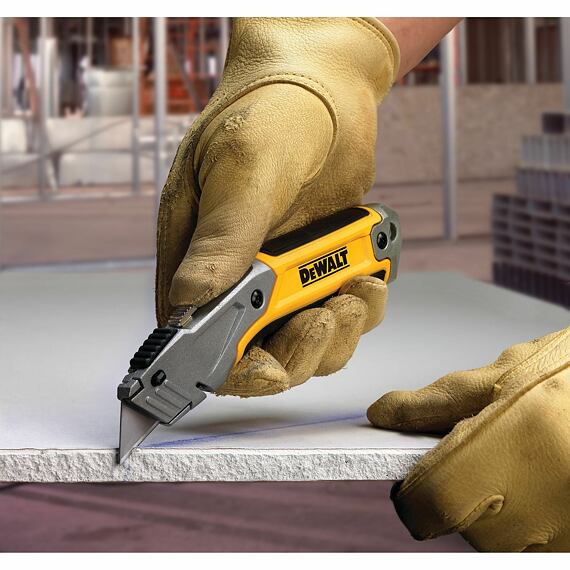 DeWalt DWHT10046-0 nůž se zasouvací čepelí
