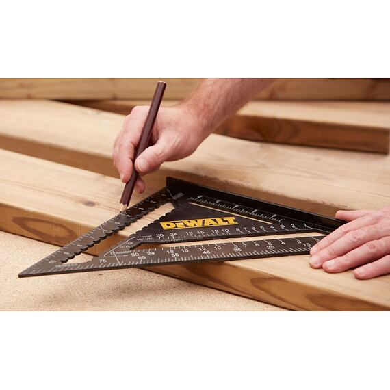 DeWalt DWHT25227-0 tesařský trojúhelník 180mm, Guaranteed Tough, silné AL tělo