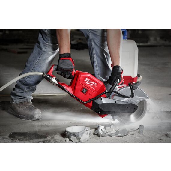 MILWAUKEE M18 FCOS230-121 aku rozbrušovací pila 230mm 18V/12Ah, oboustranný přívod vody