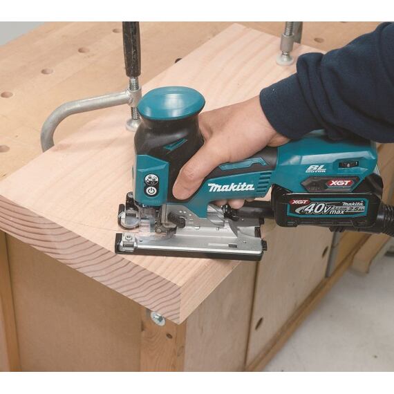 MAKITA JV001GZ aku bezuhlíková priamočiara píla 40V XGT, 800-3500 ot./min., bez batérie