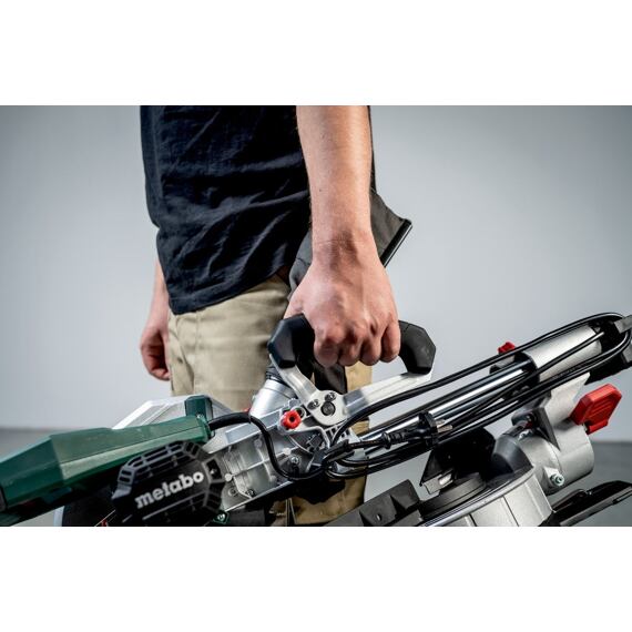 METABO KGS 305 M pokosová píla 2000W, max prerez 305*110mm 613305000