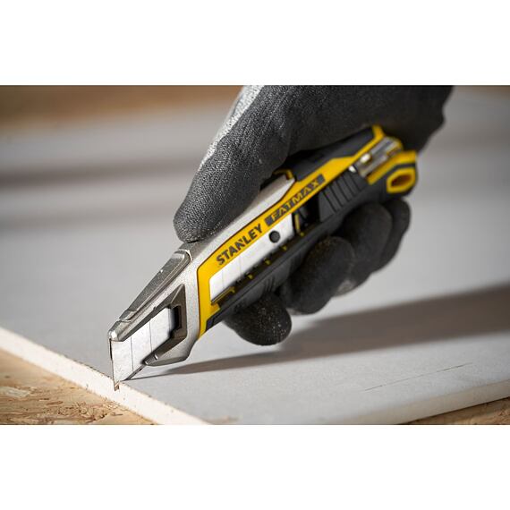 STANLEY FMHT10594-0 nůž ulamovací 18mm s jezdcem, FATMAX, kovové vodtko