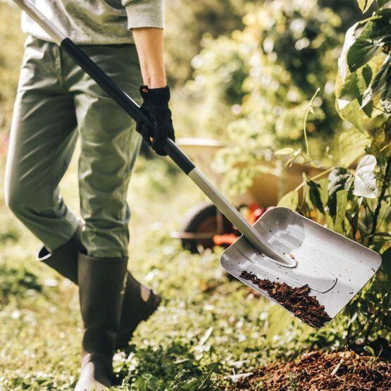 FISKARS 1066731 lopata Xact 130cm
