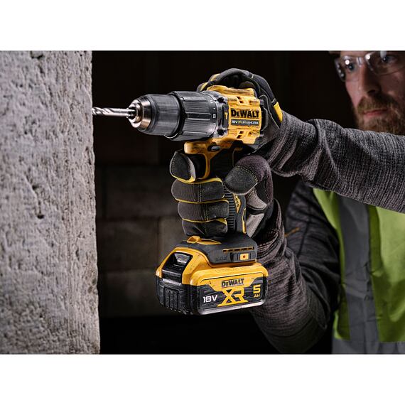 DeWalt DCD100YP2T aku příklepová vrtačka 18V/2*5Ah, 68Nm, 0-450/1650 ot./min., kufr