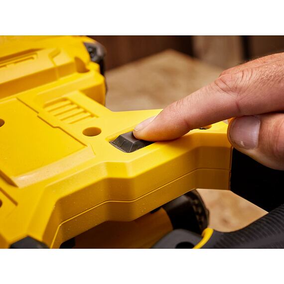 STANLEY SFMCS701M1 aku pokosová pila s pojezdem V20/4Ah FATMAX, 203mm
