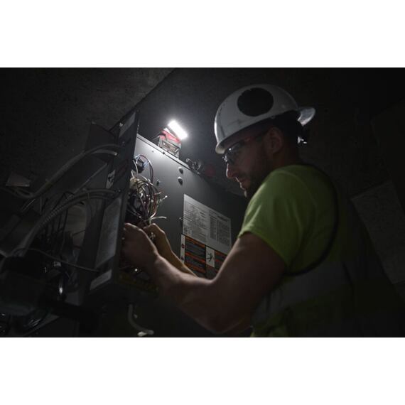 MILWAUKEE M18 ALIS-0 plošné svietidlo 1000lm, nasadené priamo na akumulátor, 4933498148