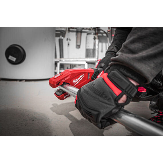 MILWAUKEE M12 PCSS-202C aku řezačka nerezových trubek 12V/2*M12 B2, pro průměr 12 - 28mm