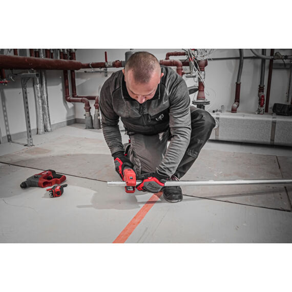 MILWAUKEE M12 PCSS-202C aku řezačka nerezových trubek 12V/2*M12 B2, pro průměr 12 - 28mm