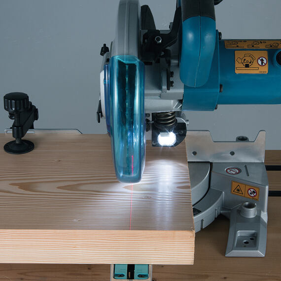 MAKITA LS0815FLN pokosová píla 1400 W, 216 mm, LED osvetlenie