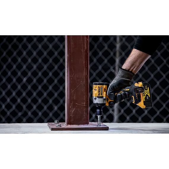 DeWALT DCF923N aku rázový utahovák 3/8", 18V, 406Nm, trhací moment 610Nm, bez baterie