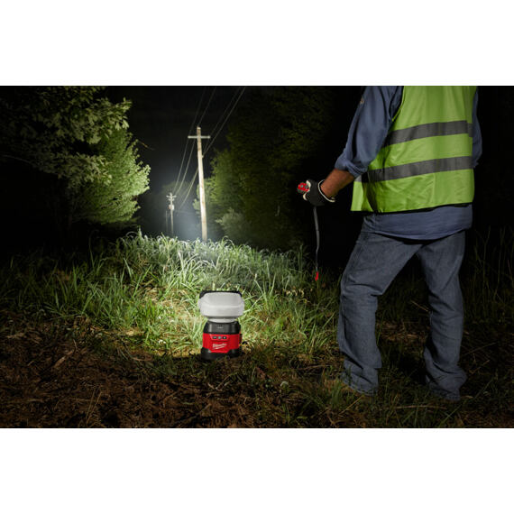 MILWAUKEE M18 URSL-0 aku lampa 18V, 4250lm, dosah až 1200m, dálkové ovládání, bez baterie