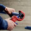 KNIPEX DP50 řezák plastových trubek pr.35-50mm, síla stěny až 2,4mm, čistý řez bez otřepů 902301BK