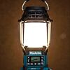 MAKITA DMR057 aku rádio s LED lampou 18V/14,4V Li-Ion, Bluetooth, tri svetelné módy, bez batérie