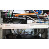 Rackmount pro dva prvky umístěné kompaktně vedle sebe v 1U.